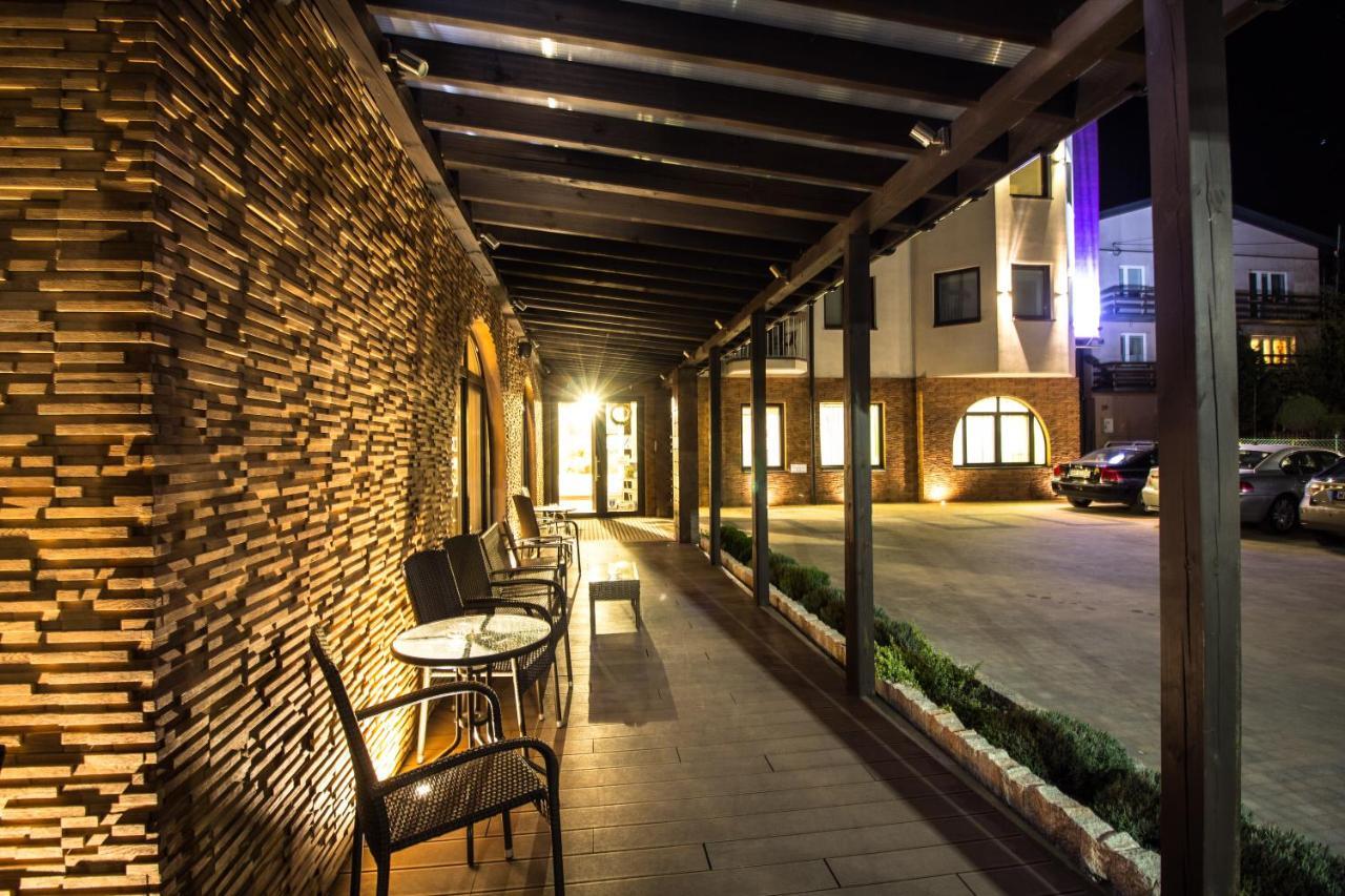 Lawendowy Zdroj Medycyna I Spa บุสโก-สดรูย ภายนอก รูปภาพ